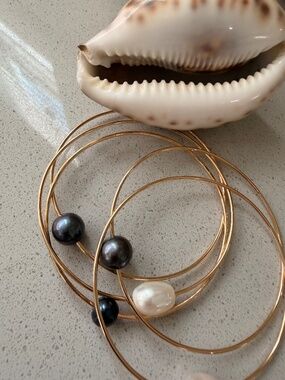 14K Gold Tone Fresh Water Pearl and Tahitian Pearl Bangle Set
